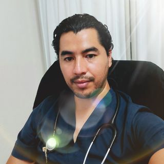 Ampliar imagen: Victor Manuel Peralta de Dios, Médico general Poncitlán