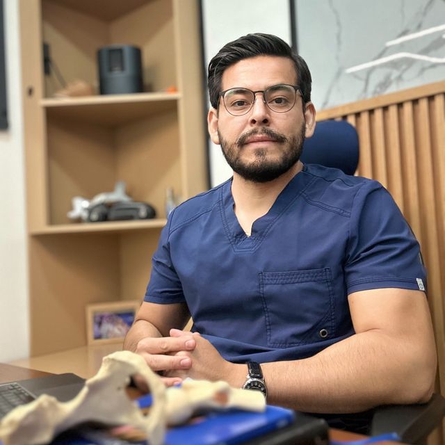 Jesús Guerra Jasso, Ortopedista León