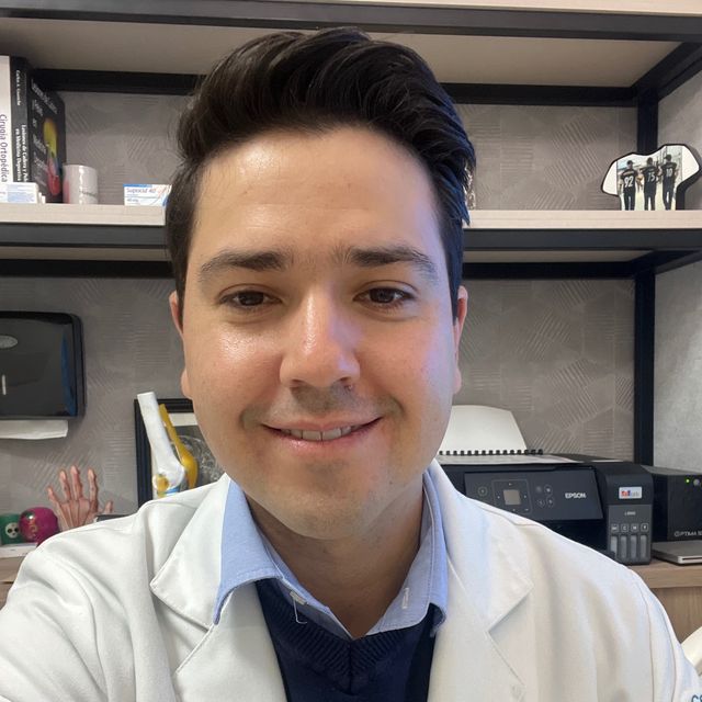 Joel Iram Adame Moreno, Traumatólogo Saltillo