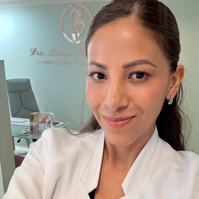 Lenny Selene Poot Rangel, Ginecólogo Morelia