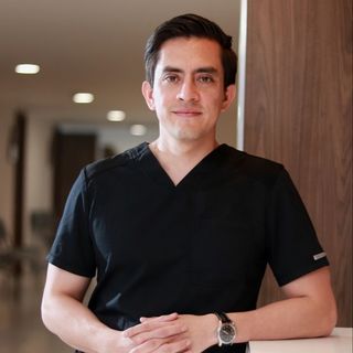 Dr. Christopher Dávalos