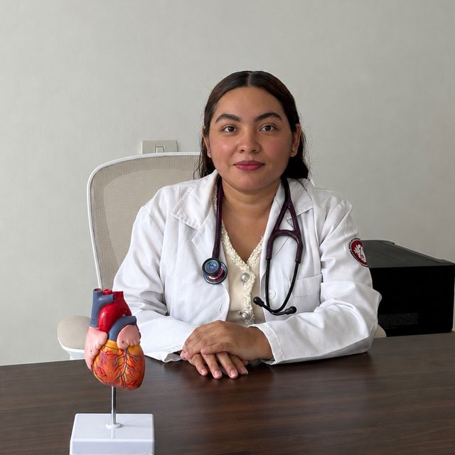 Flor Patricia Rosas Murga, Cardiólogo Xalapa