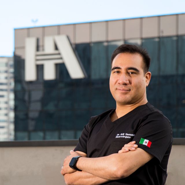 Erik Hernández Vásquez, Neurocirujano Ciudad de México