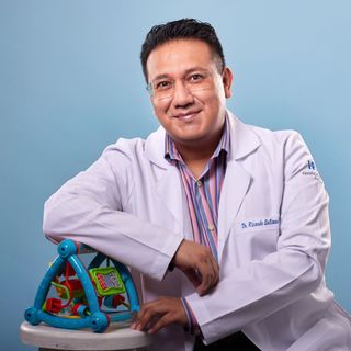 Dr. Ricardo Salinas