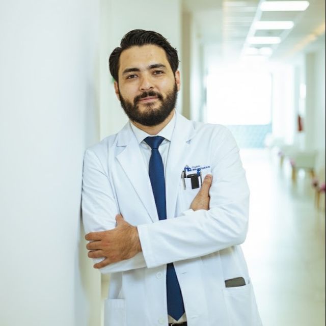 Cristopher Arturo González, Neurocirujano Guadalajara