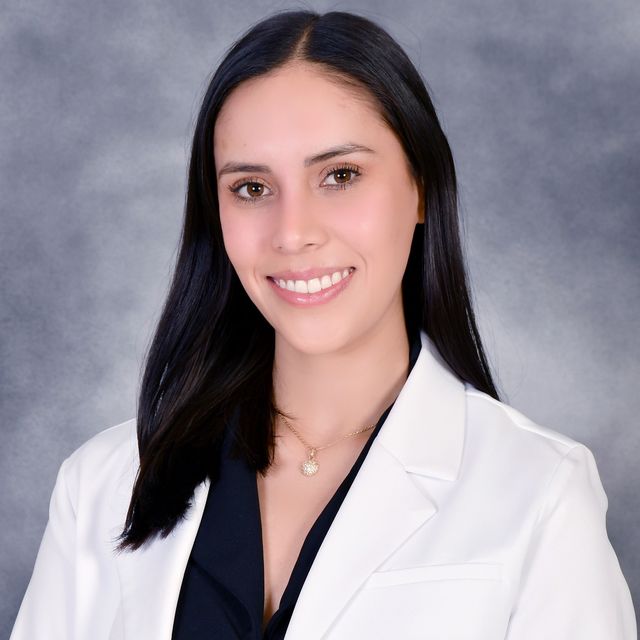 Alejandra Angulo Rodríguez, Dermatólogo Puebla