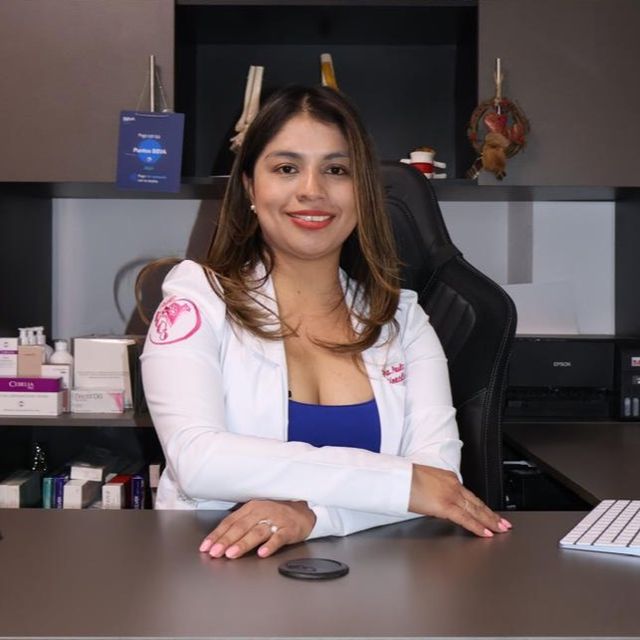 Paulina Solano, Ginecólogo León