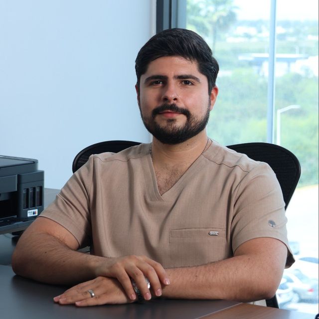 Alejandro Gonzalez Arredondo, Gastroenterólogo Los Mochis