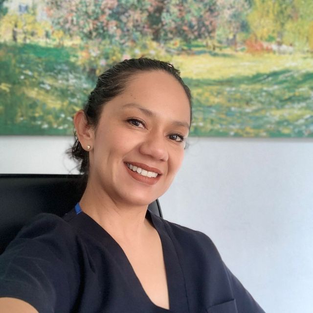 Mónica Elías, Nutriólogo León