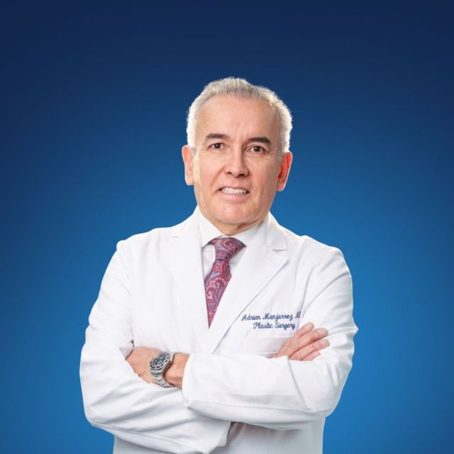 Adrian Manjarrez Cortes, Cirujano plástico Mexicali