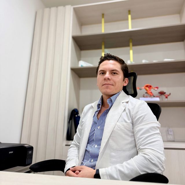 Josue  Neftaly Orizaba Moreno, Ginecólogo Querétaro