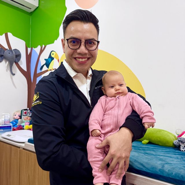 Carlos Lino, Cirujano pediátrico Sahuayo