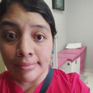 Ampliar imagen: Cynthia Monserrat Reyes Calleja, Médico general Iztapalapa