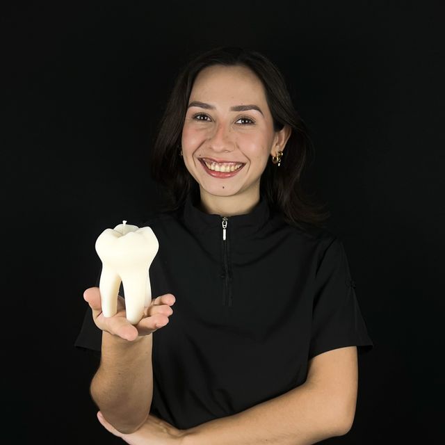 Mariana Ramírez, Dentista - Odontólogo Cancun