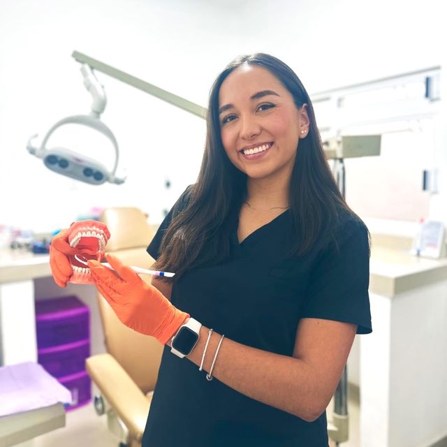 María Fernanda Ruíz Moreno, Dentista - Odontólogo Naucalpan de Juárez