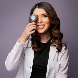 Mariela Irabien Zuñiga, Dermatólogo Nuevo Leon