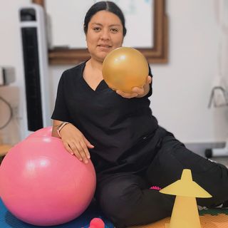 Ampliar imagen: Valeria Garces Camacho, Fisioterapeuta Xochimilco