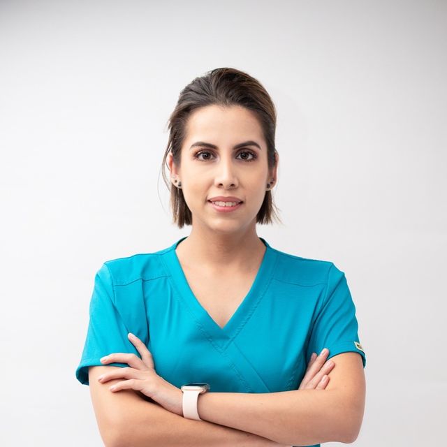 Aline E. Baeza Echeverría, Dermatólogo Mérida