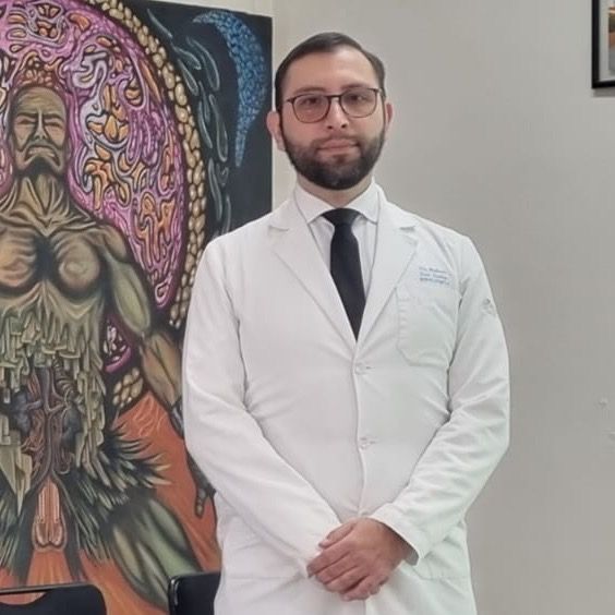 Roberto Soto Suárez, Urólogo León