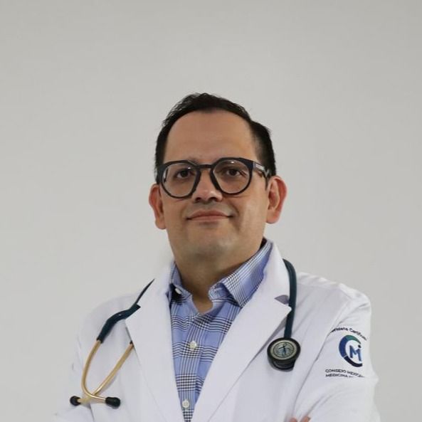 Antonio Molina Corona, Internista Tijuana
