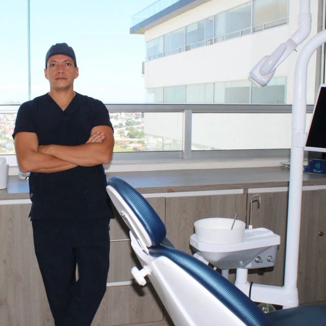 Manuel Elim  Jarillo Nieto , Dentista - Odontólogo Puebla