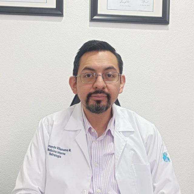 Fernando Villanueva, Internista La Paz