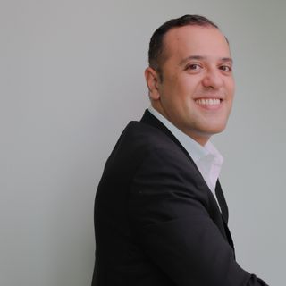 Ampliar imagen: Hugo Enrique Aguilar Lamas, Dentista - Odontólogo Tuxtla Gutierrez