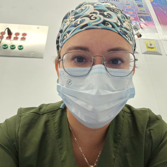 Ana Sofía González Izaguirre, Cirujano general León