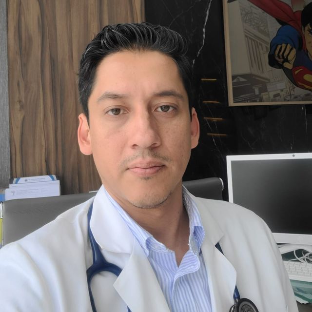 Hugo De Ávila Román, Neumólogo Fresnillo