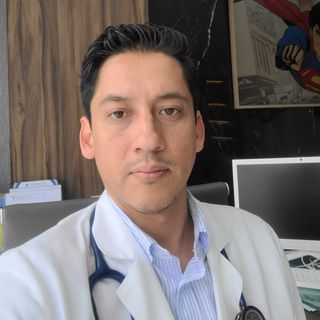 Ampliar imagen: Hugo De Ávila Román, Neumólogo Fresnillo