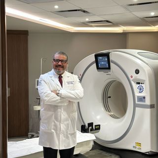 Ampliar imagen: Raúl Cesar Noriega García, Neurocirujano Monterrey