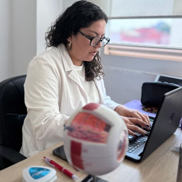 Ivonne Eleno Guijosa, Oftalmólogo Naucalpan de Juárez