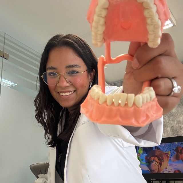 María Fernanda Reséndiz Pulido, Dentista - Odontólogo Santiago de Querétaro