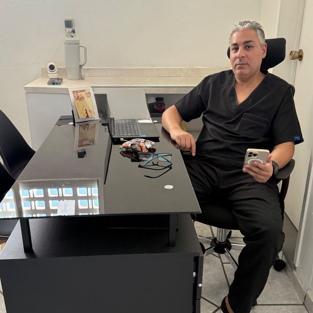 Hicham Abbad, Dentista - Odontólogo Cuernavaca