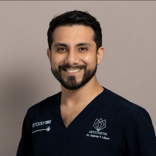 Ampliar imagen: Gabriel López, Médico estético Puerto Vallarta