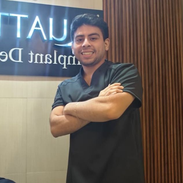 Erik Alejandro  Hernández Delgado, Dentista - Odontólogo Playa del Carmen