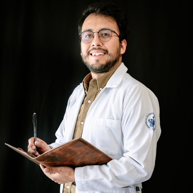 Alejandro Guzmán Coutiño, Médico general Puebla