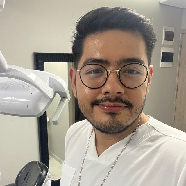 Ivan Hermilo Martinez Patiño, Dentista - Odontólogo Oaxaca de Juárez