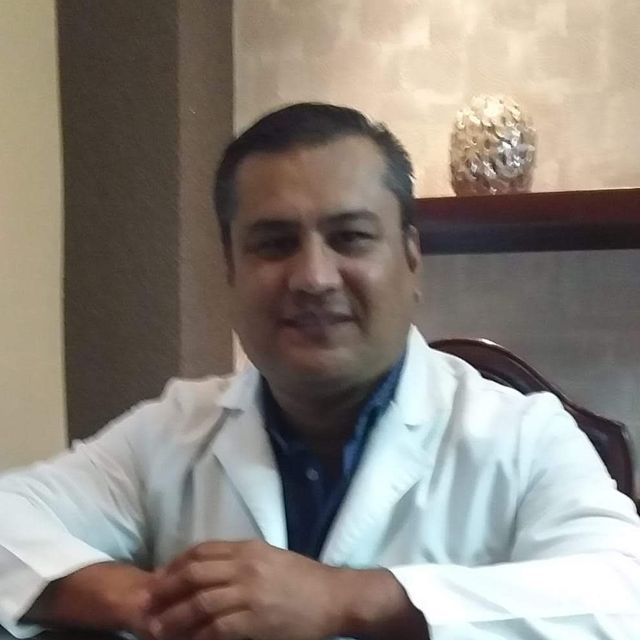 Oscar Flores Ortiz, Otorrinolaringólogo Saltillo