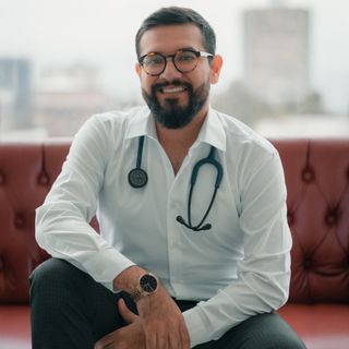 Ampliar imagen: Ulises Gabriel Bailón Chávez, Urólogo Miguel Hidalgo