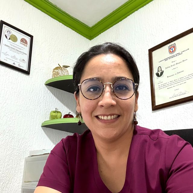 Nallely Ixchel Vázquez Flores, Nutricionista Acapulco