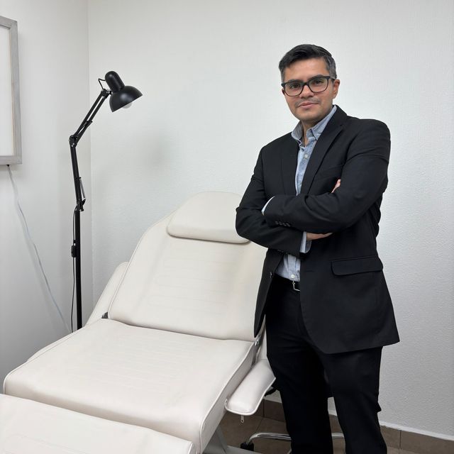 Oscar Emmanuel Posadas Trujillo, Proctólogo Ciudad de México