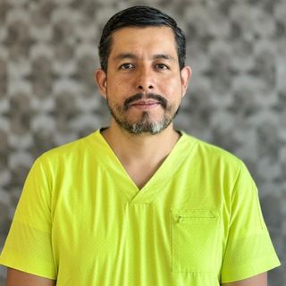 Ampliar imagen: César Augusto Arellano Rayón, Dentista - Odontólogo León