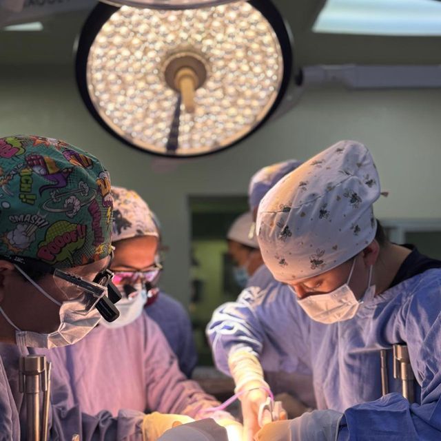 Victoria Damián Cuéllar, Cirujano pediátrico Ciudad de México