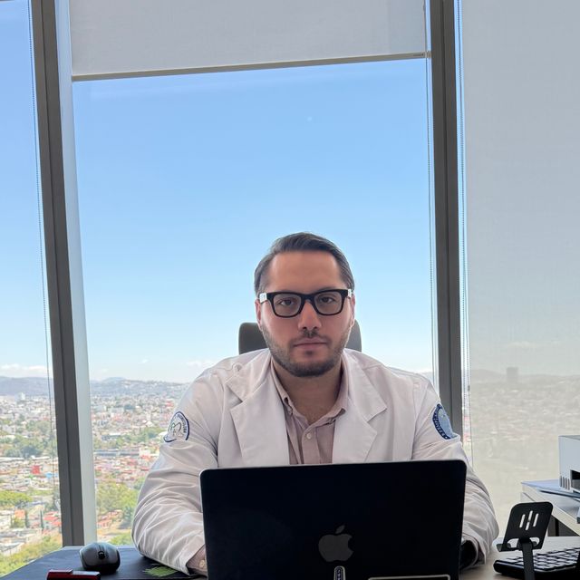 Iran Zuñiga González, Ortopedista Puebla