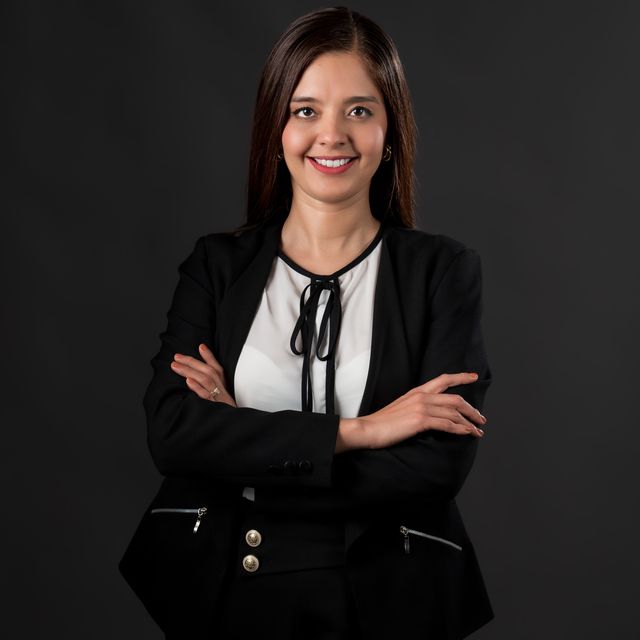 Karen Zapién, Psicólogo León