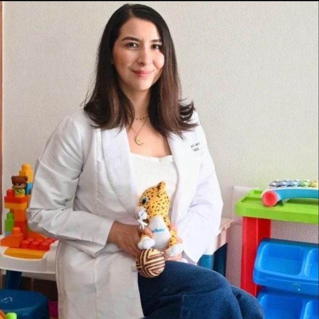 Fernanda Cuevas, Pediatra Manzanillo