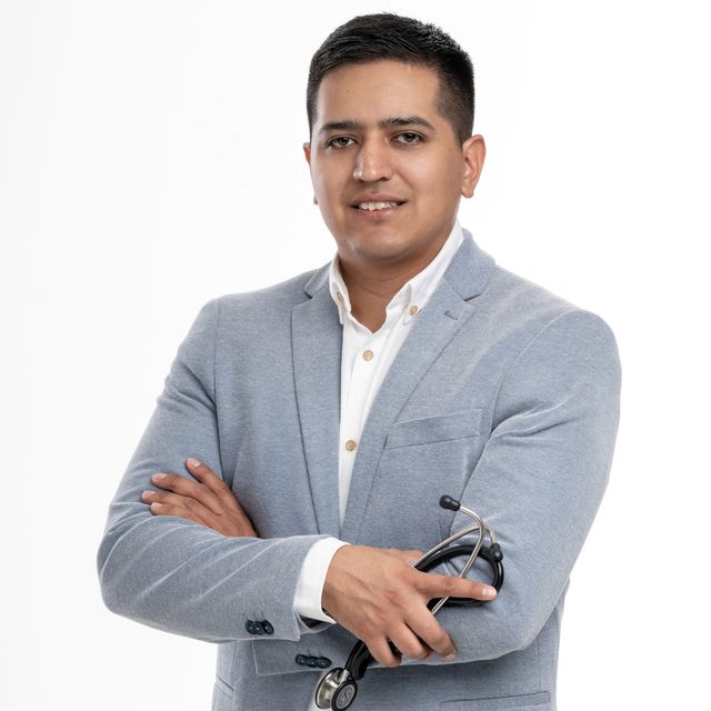 Juan de Dios Albavera Peña, Internista Puebla