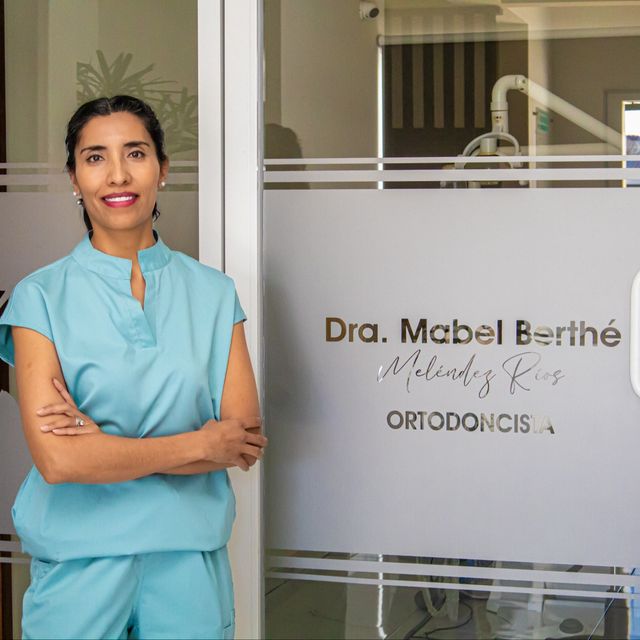 Mabel Berthe Melendez Rios, Dentista - Odontólogo Parral