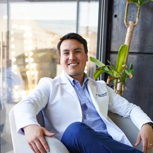 Luis Wong , Médico de familia Ensenada